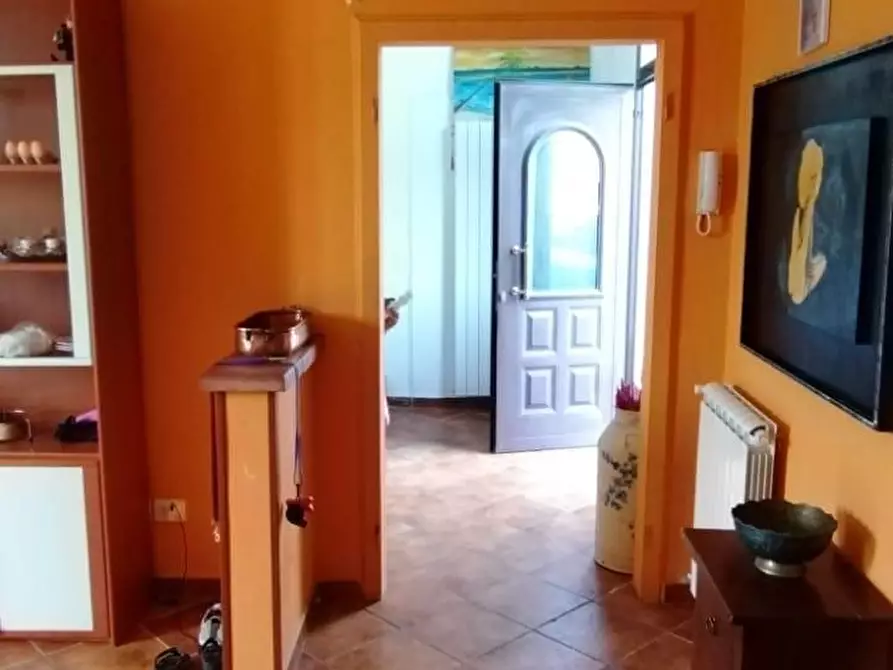 Immagine 13 di Casa semindipendente in vendita  a Massa