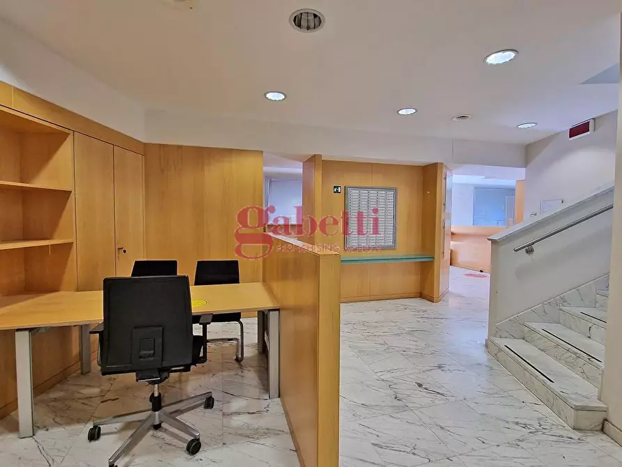 Immagine 4 di Locale commerciale in affitto  a Pisa