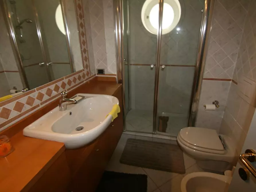 Immagine 39 di Casa semindipendente in affitto  a Ameglia