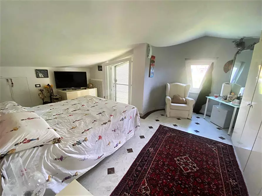 Immagine 28 di Villa in vendita  a Carrara