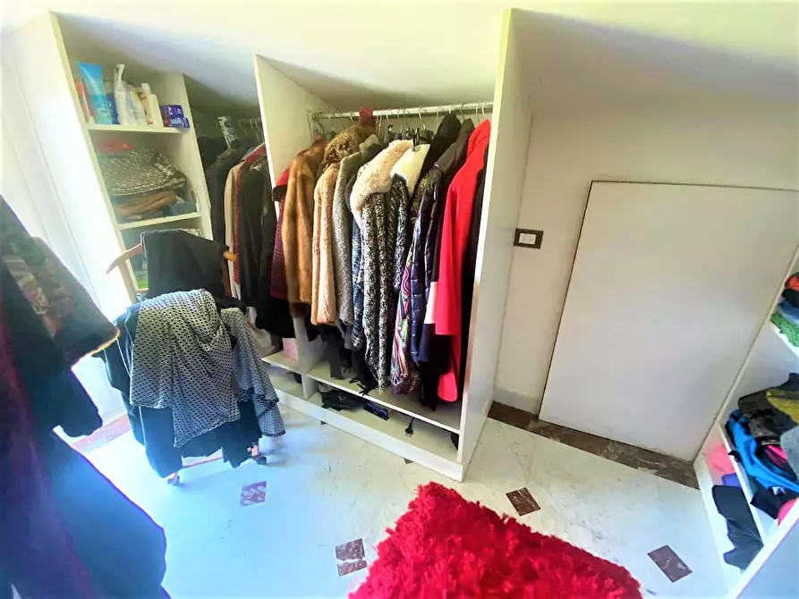 Immagine 31 di Villa in vendita  a Carrara