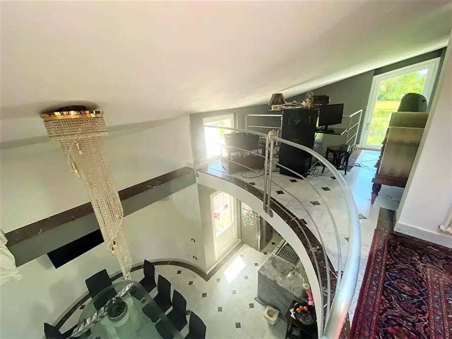 Immagine 26 di Villa in vendita  a Carrara