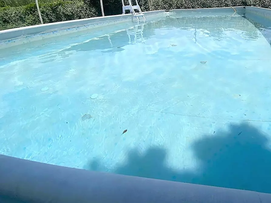 Immagine 3 di Villa in vendita  a Carrara