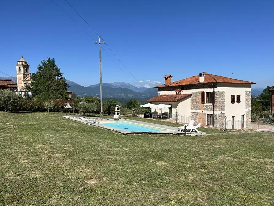 Immagine 1 di Villa in vendita  a Tresana