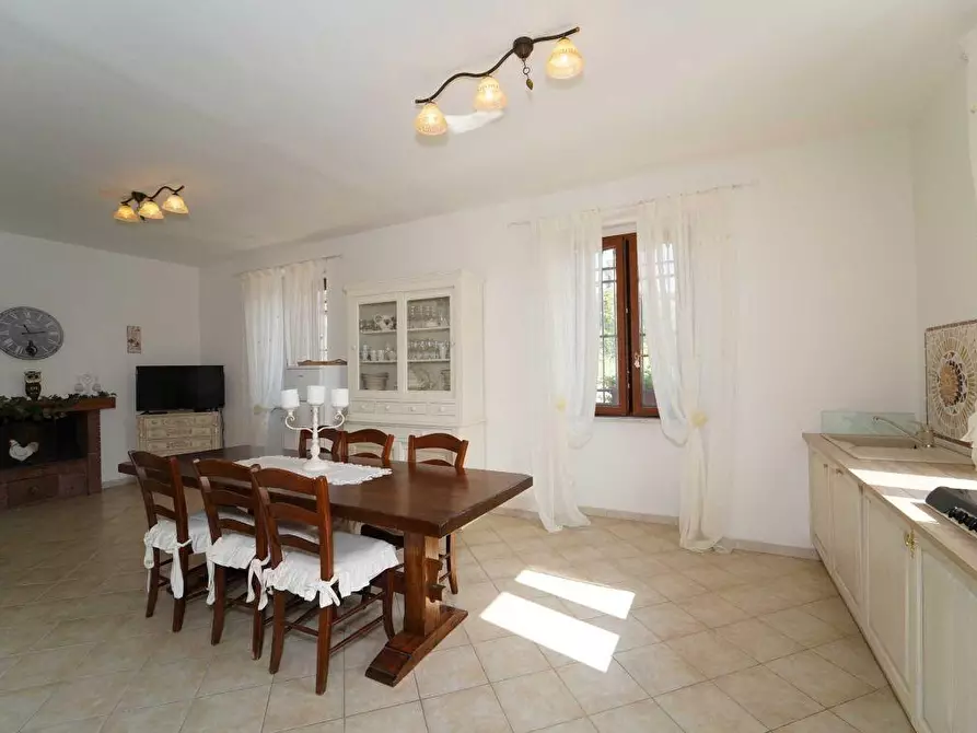 Immagine 19 di Villa in vendita  a Tresana