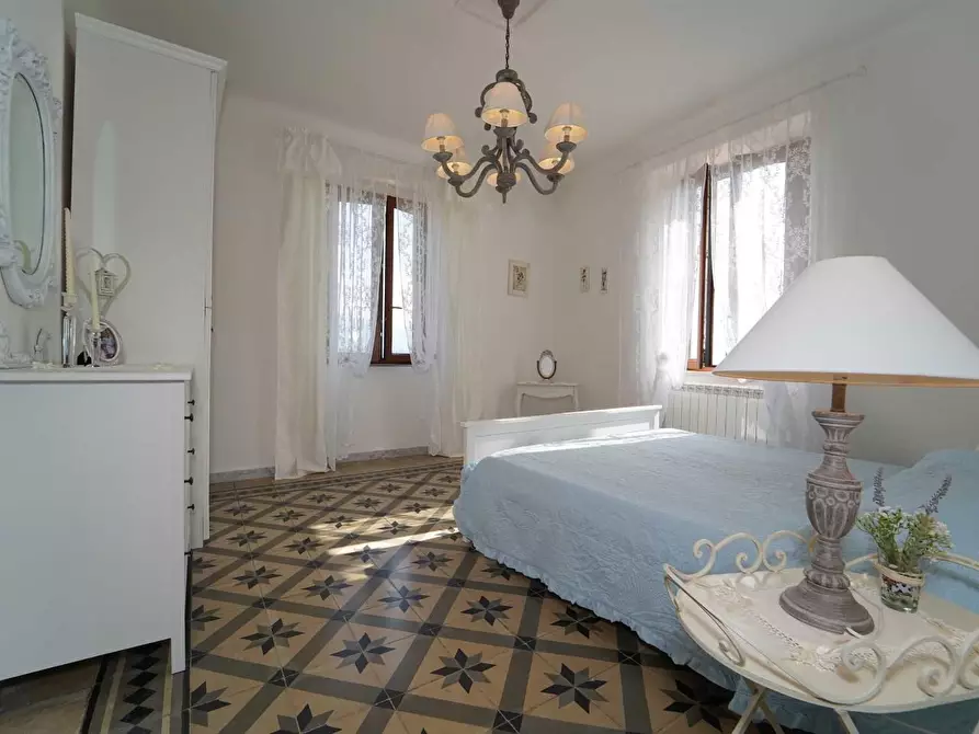 Immagine 68 di Villa in vendita  a Tresana