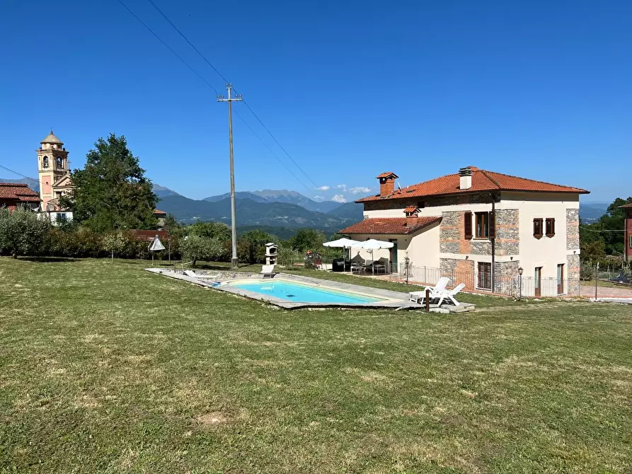Immagine 80 di Villa in vendita  a Tresana
