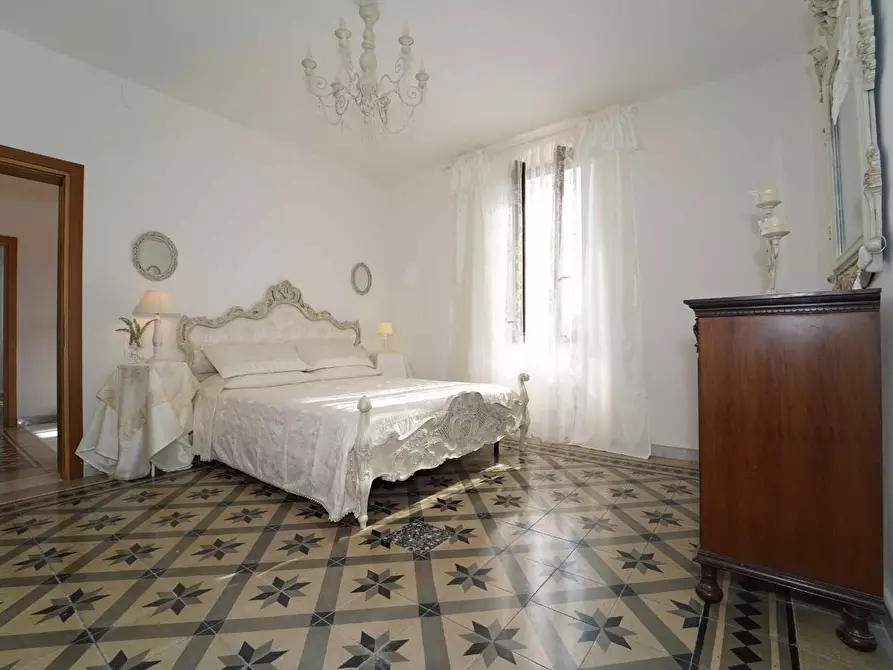 Immagine 71 di Villa in vendita  a Tresana