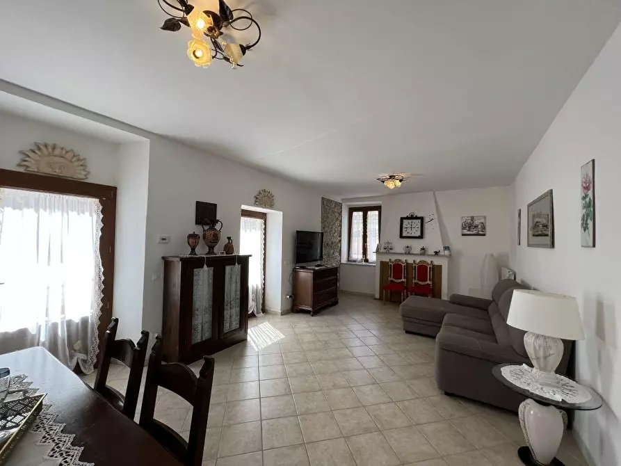 Immagine 18 di Villa in vendita  a Tresana