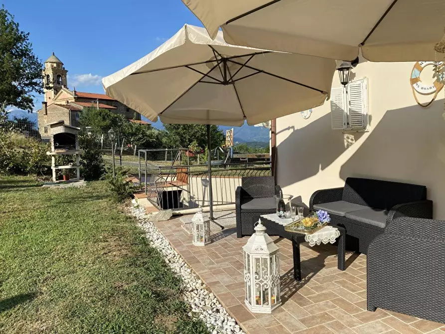 Immagine 13 di Villa in vendita  a Tresana