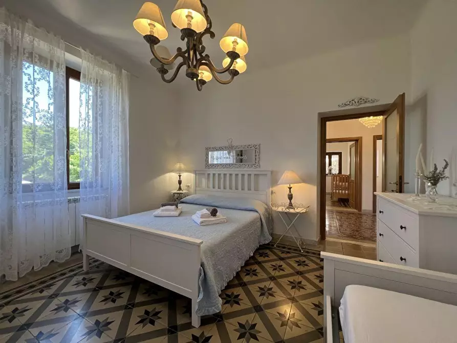 Immagine 41 di Villa in vendita  a Tresana