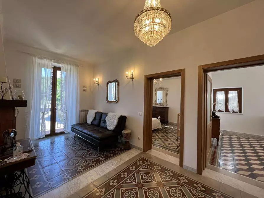 Immagine 35 di Villa in vendita  a Tresana