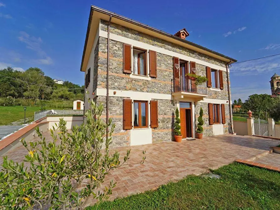 Immagine 44 di Villa in vendita  a Tresana