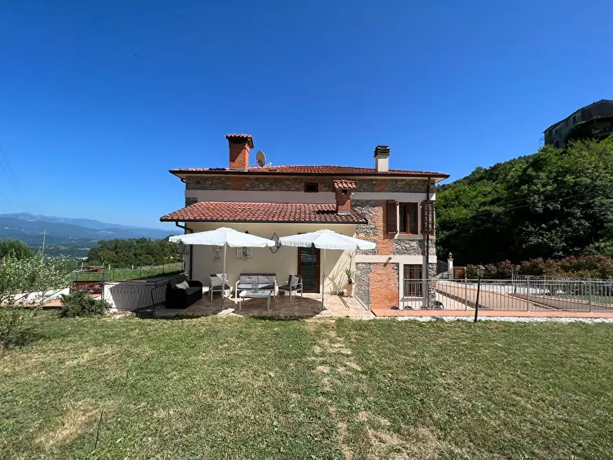 Immagine 47 di Villa in vendita  a Tresana
