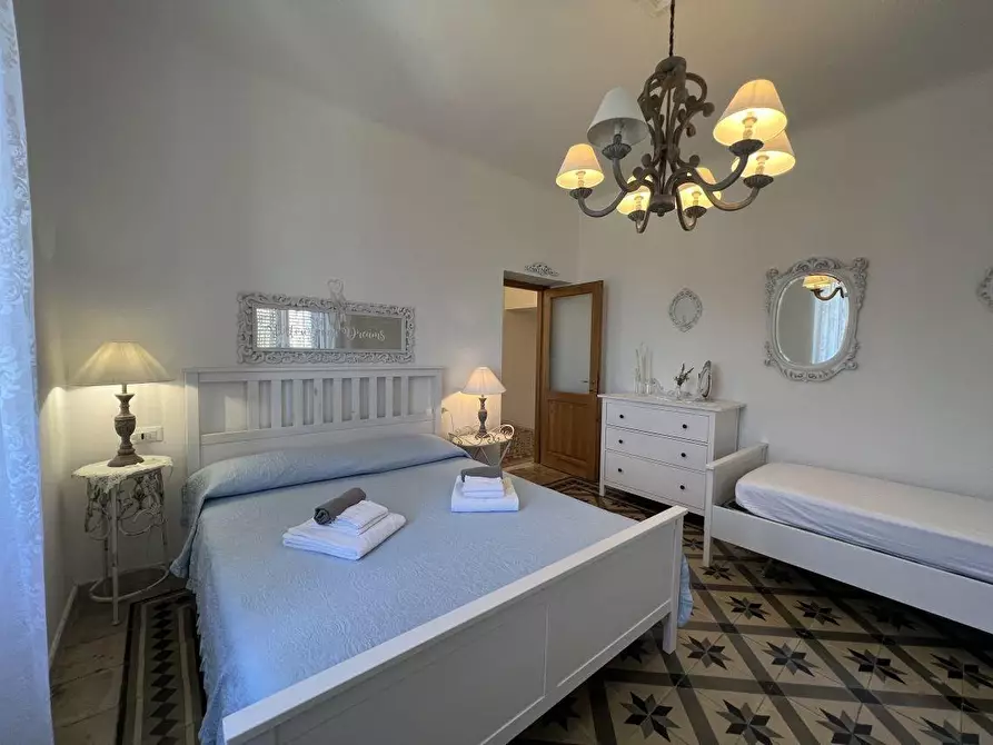 Immagine 40 di Villa in vendita  a Tresana