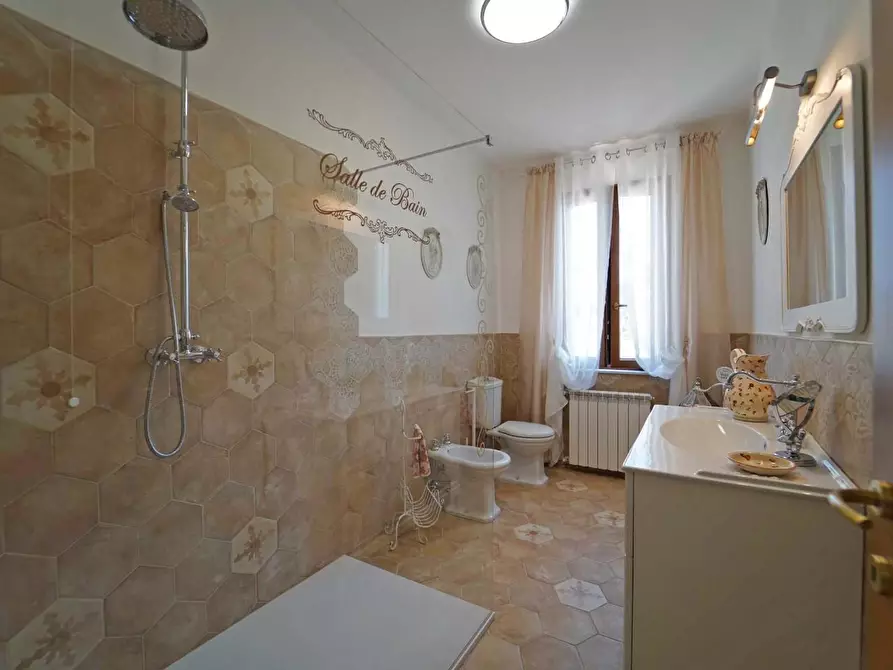 Immagine 86 di Villa in vendita  a Tresana