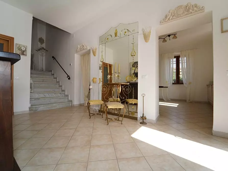 Immagine 75 di Villa in vendita  a Tresana