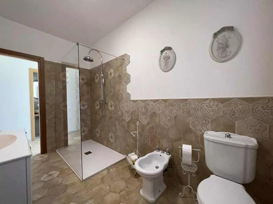 Immagine 39 di Villa in vendita  a Tresana