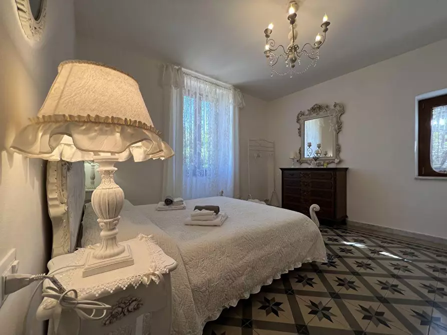 Immagine 42 di Villa in vendita  a Tresana