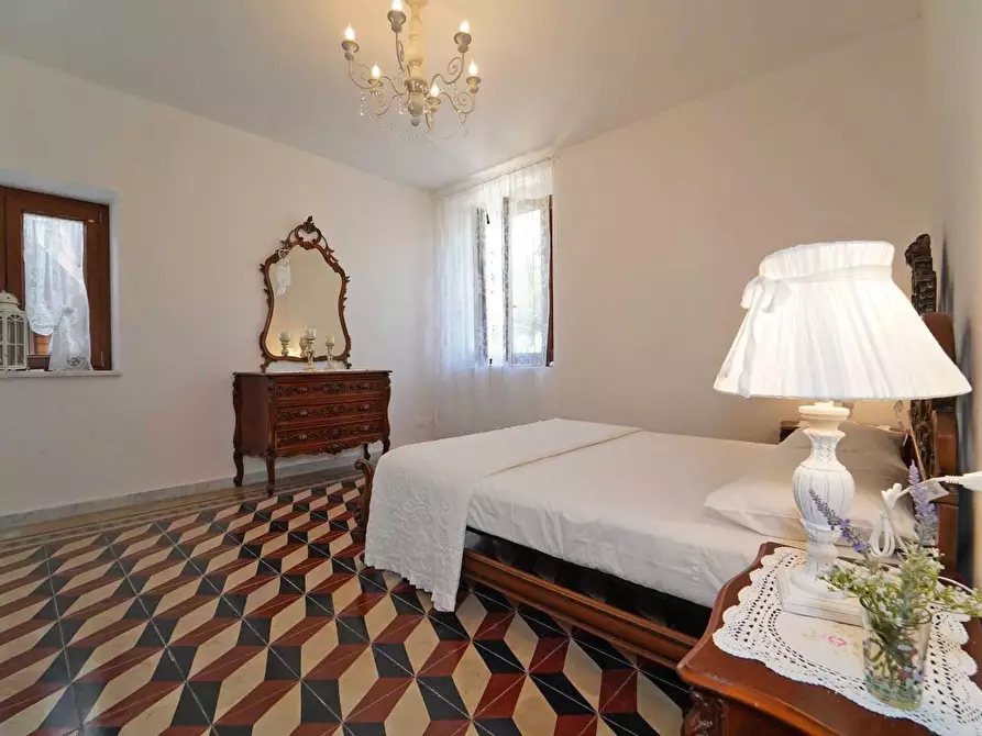 Immagine 72 di Villa in vendita  a Tresana