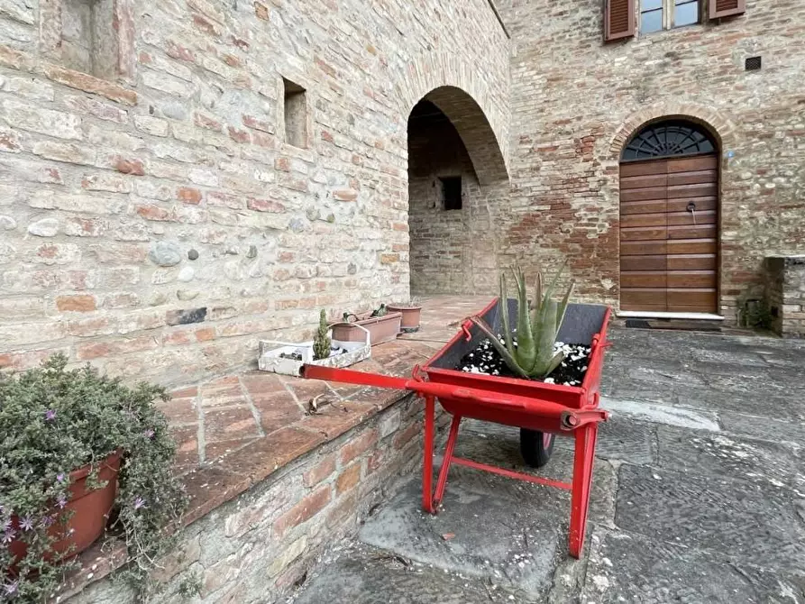 Immagine 8 di Appartamento in affitto  a Siena