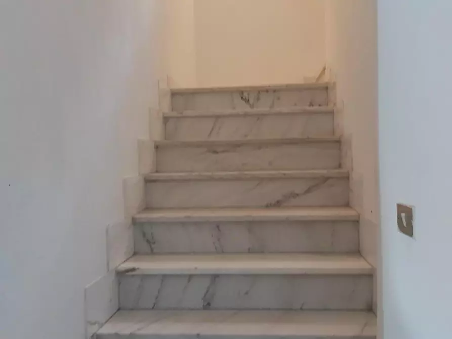 Immagine 10 di Casa semindipendente in vendita  a Carrara