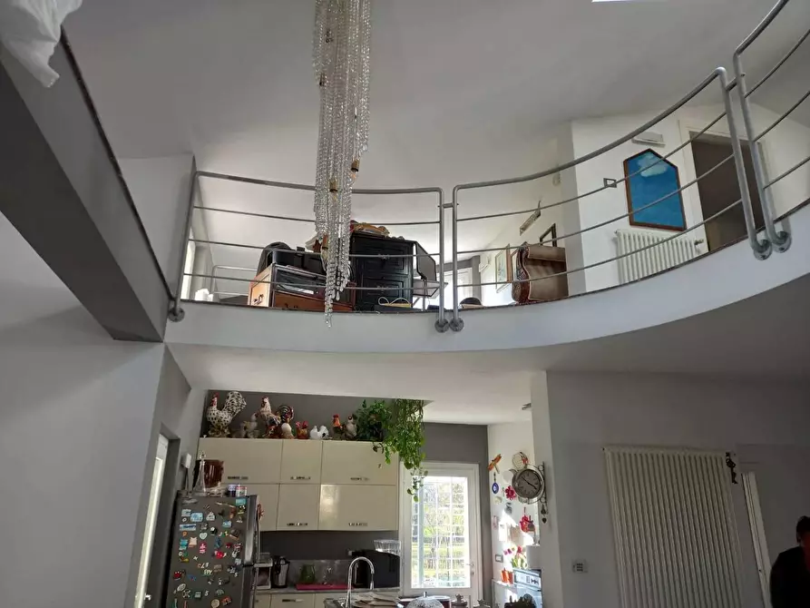 Immagine 10 di Villa in vendita  a Carrara