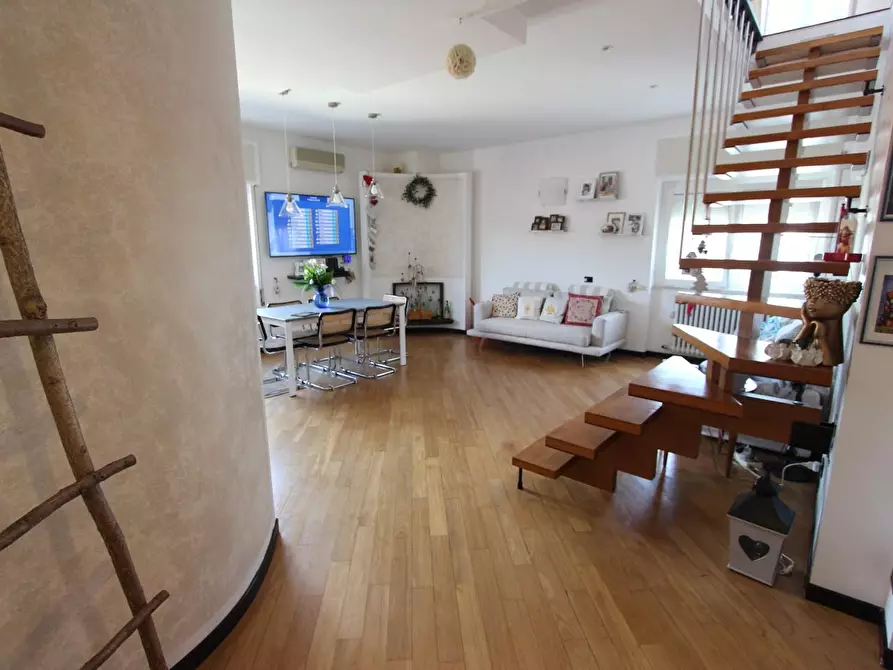 Immagine 4 di Mansarda in vendita  a La Spezia