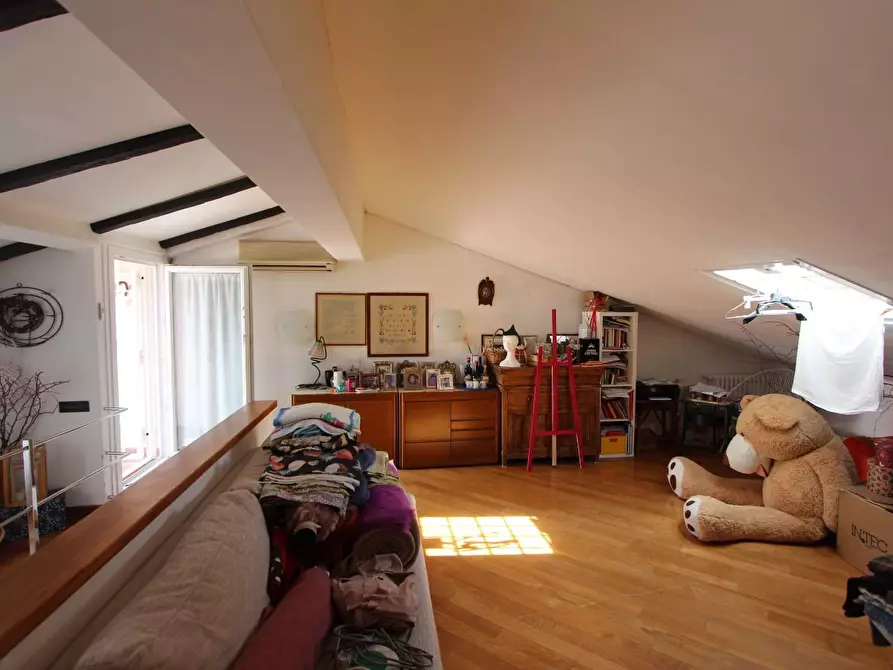 Immagine 36 di Mansarda in vendita  a La Spezia