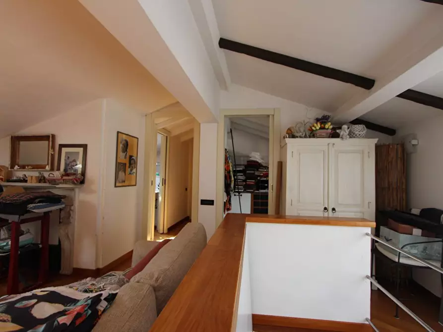 Immagine 49 di Mansarda in vendita  a La Spezia