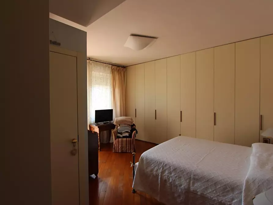 Immagine 21 di Mansarda in vendita  a La Spezia