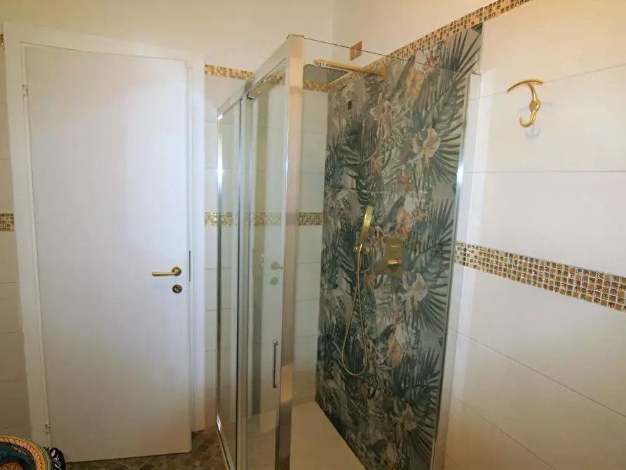 Immagine 23 di Appartamento in affitto  a Carrara