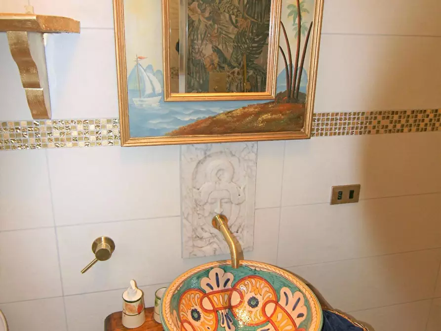 Immagine 27 di Appartamento in affitto  a Carrara