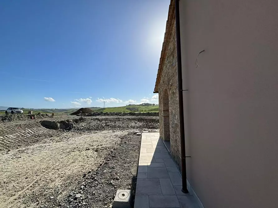 Immagine 10 di Villa in vendita  a Lajatico