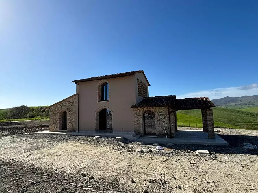 Immagine 4 di Villa in vendita  a Lajatico