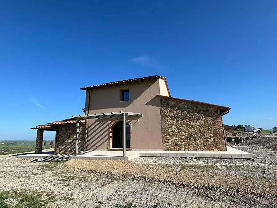 Immagine 2 di Villa in vendita  a Lajatico