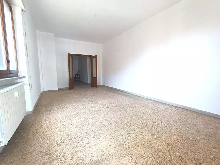 Immagine 2 di Appartamento in vendita  a Carrara