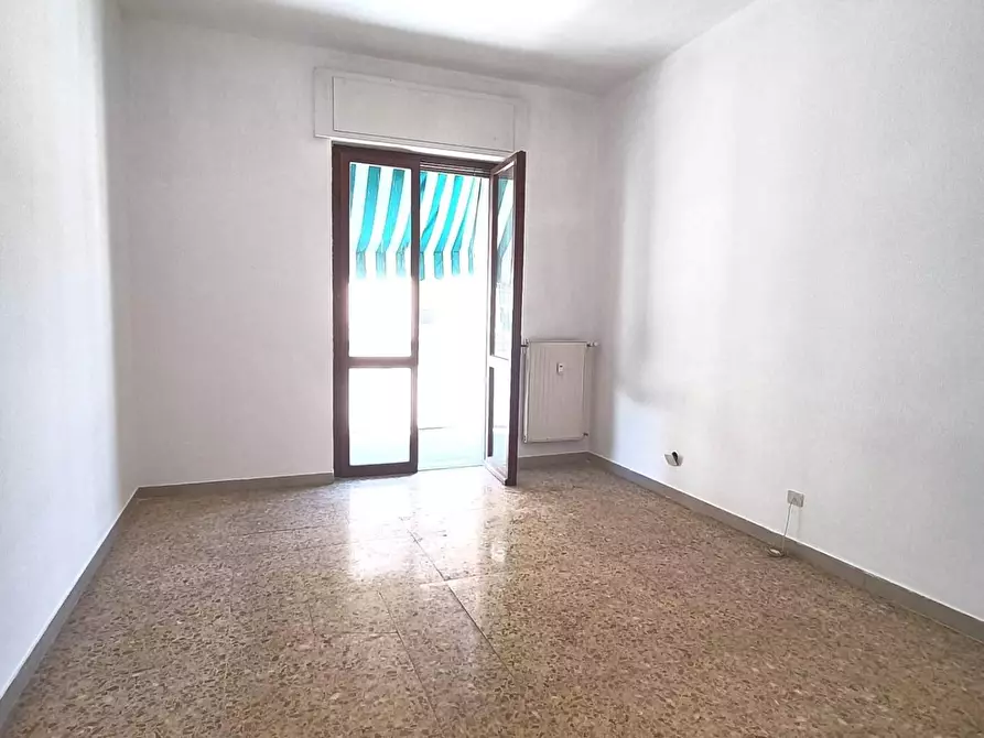 Immagine 11 di Appartamento in vendita  a Carrara