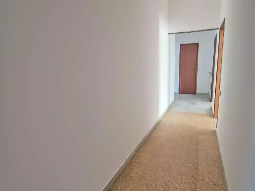 Immagine 13 di Appartamento in vendita  a Carrara