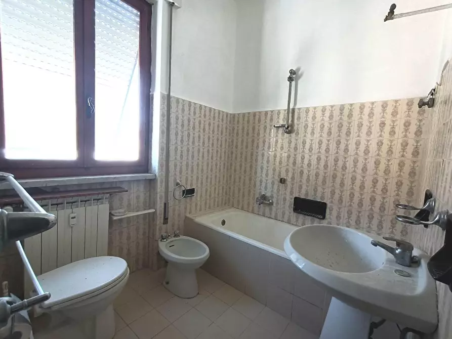 Immagine 18 di Appartamento in vendita  a Carrara