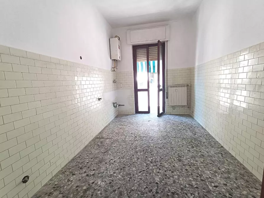 Immagine 7 di Appartamento in vendita  a Carrara