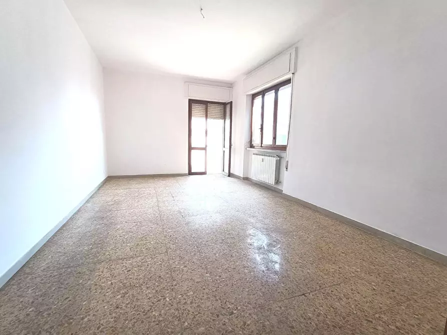 Immagine 3 di Appartamento in vendita  a Carrara