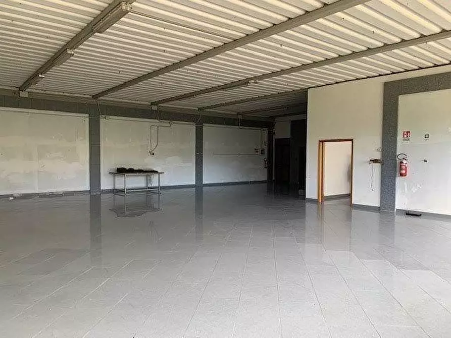 Immagine 6 di Attività artigianale in vendita  a Vinci