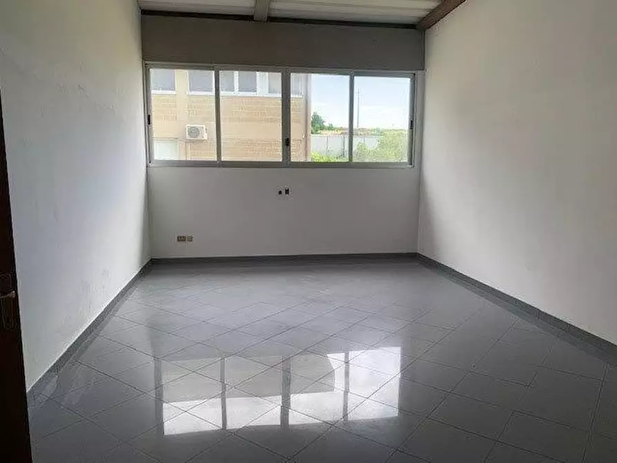 Immagine 8 di Attività artigianale in vendita  a Vinci