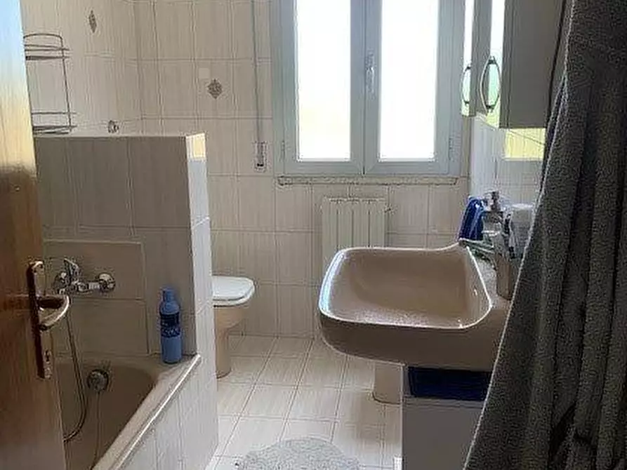 Immagine 13 di Attività artigianale in vendita  a Vinci