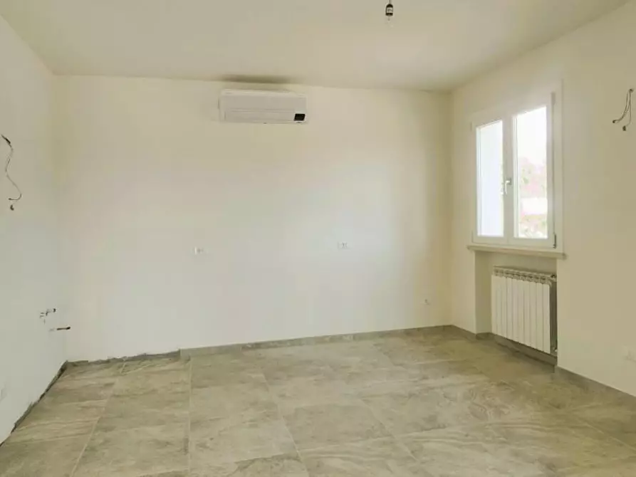 Immagine 14 di Casa bifamiliare in vendita  a Montignoso