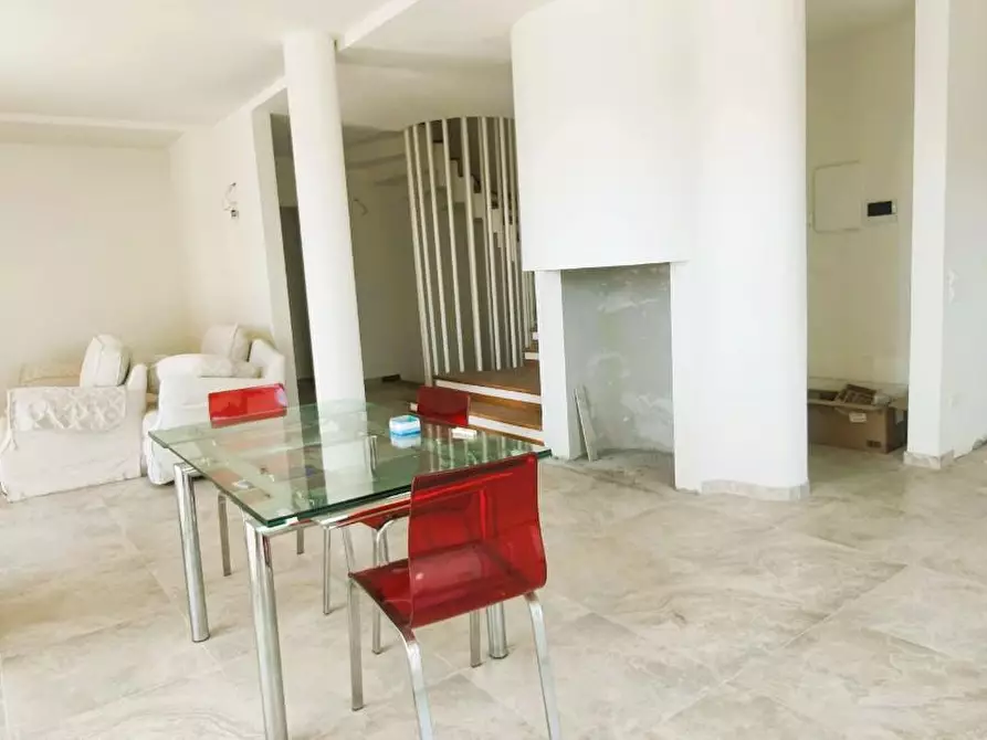 Immagine 5 di Casa bifamiliare in vendita  a Montignoso