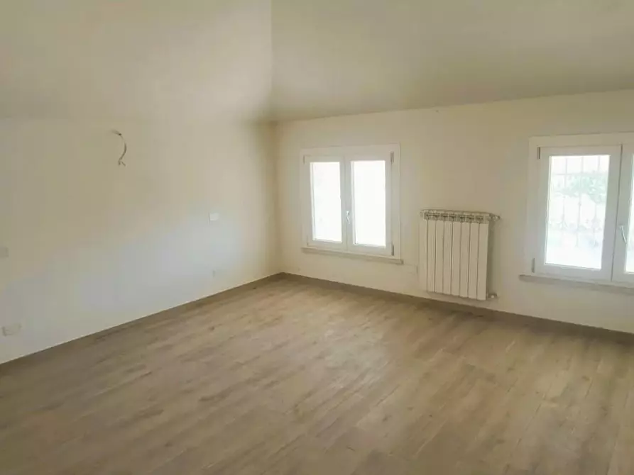 Immagine 28 di Casa bifamiliare in vendita  a Montignoso