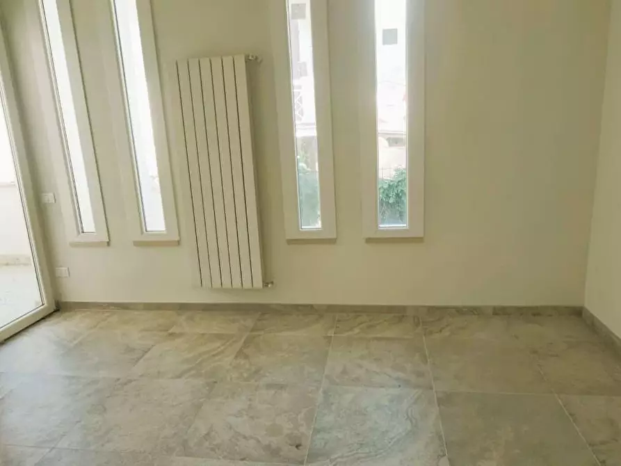 Immagine 10 di Casa bifamiliare in vendita  a Montignoso