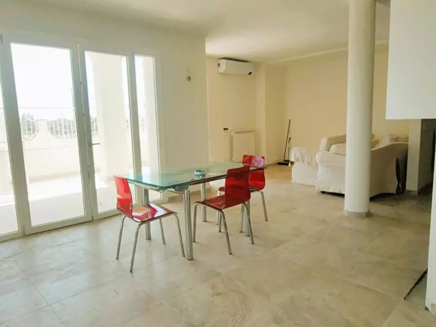 Immagine 9 di Casa bifamiliare in vendita  a Montignoso